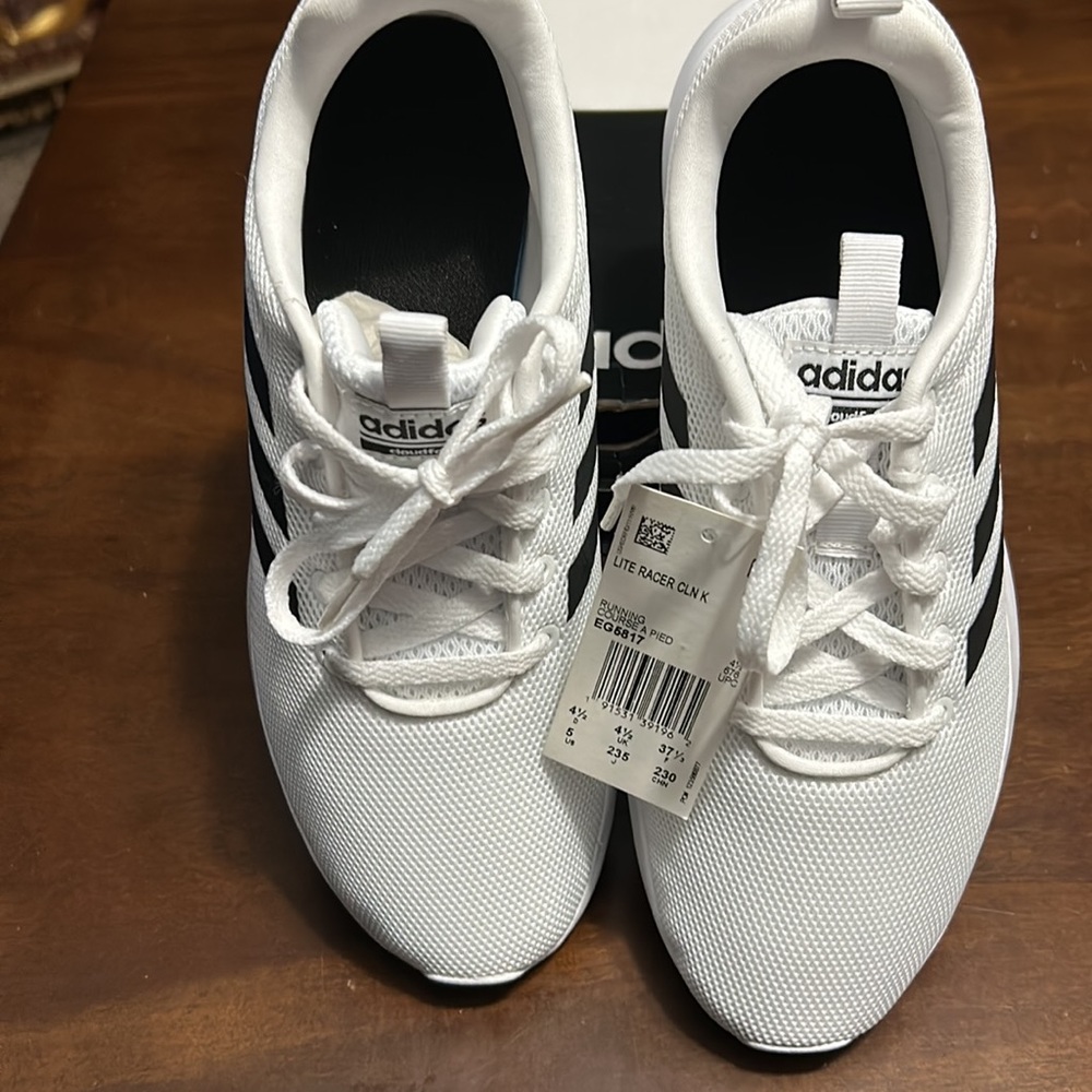 Adidas - Picture 2 of 3